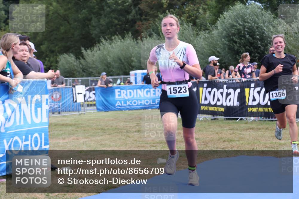 31.08.2025 - Elbe Triathlon Hamburg Strokosch-Dieckow http://msf.ph/oto/8656709 31.08.2025 12:08:06 Ziel 1356, 1457, 1523 meine-sportfotos.de