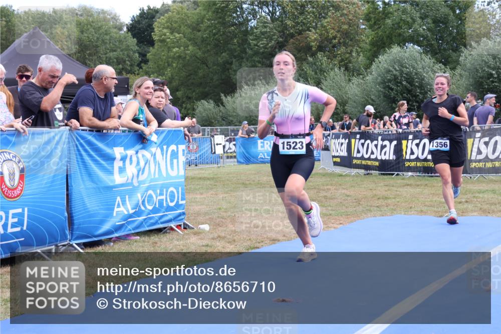 31.08.2025 - Elbe Triathlon Hamburg Strokosch-Dieckow http://msf.ph/oto/8656710 31.08.2025 12:08:06 Ziel 1356, 1457, 1523 meine-sportfotos.de
