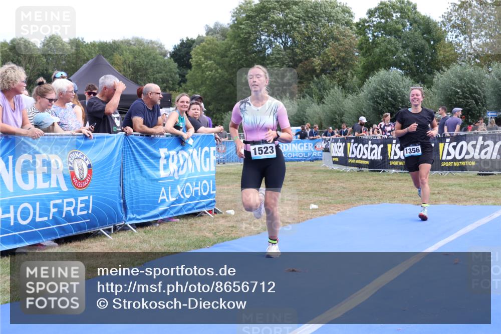 31.08.2025 - Elbe Triathlon Hamburg Strokosch-Dieckow http://msf.ph/oto/8656712 31.08.2025 12:08:07 Ziel 1356, 1457, 1523 meine-sportfotos.de
