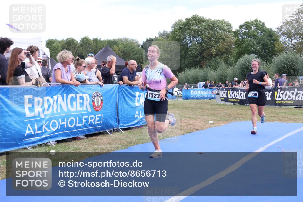 31.08.2025 - Elbe Triathlon Hamburg Strokosch-Dieckow http://msf.ph/oto/8656713 31.08.2025 12:08:07 Ziel 1356, 1457, 1523 meine-sportfotos.de