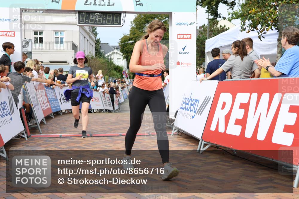 31.08.2025 - 21. Blankeneser Heldenlauf Strokosch-Dieckow http://msf.ph/oto/8656716 31.08.2025 10:57:07 Ziel 2167, 3502, 3419, 3117, 3157 meine-sportfotos.de