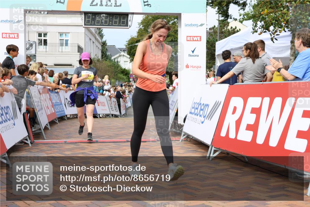 31.08.2025 - 21. Blankeneser Heldenlauf Strokosch-Dieckow http://msf.ph/oto/8656719 31.08.2025 10:57:06 Ziel 2167, 3502, 3419, 3385, 3117, 3157 meine-sportfotos.de