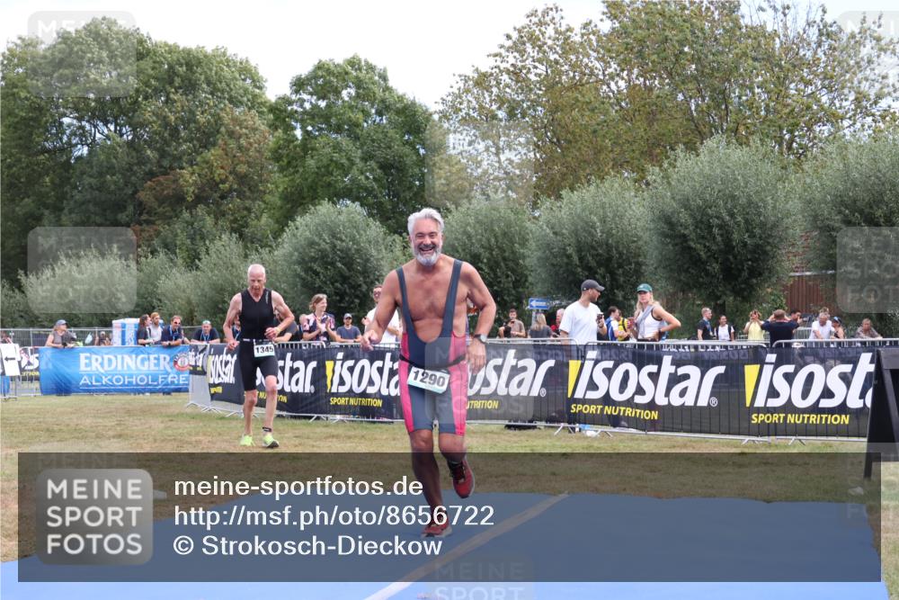 31.08.2025 - Elbe Triathlon Hamburg Strokosch-Dieckow http://msf.ph/oto/8656722 31.08.2025 12:08:23 Ziel 1290, 1345 meine-sportfotos.de