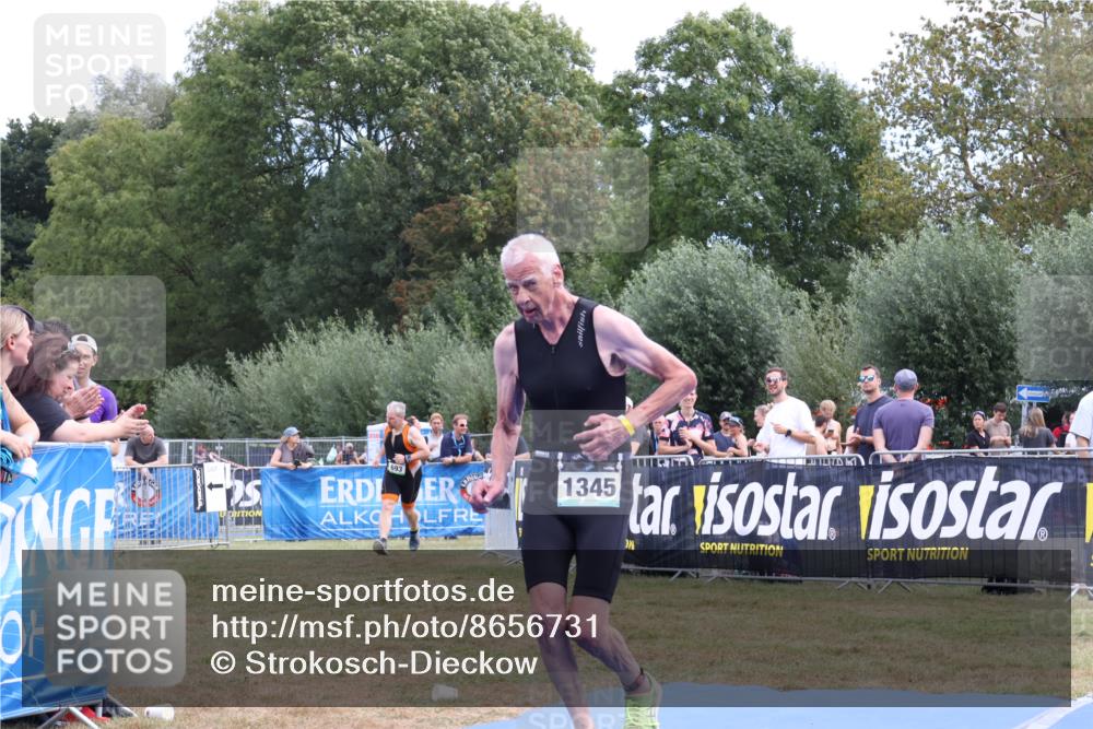 31.08.2025 - Elbe Triathlon Hamburg Strokosch-Dieckow http://msf.ph/oto/8656731 31.08.2025 12:08:27 Ziel 693, 1290, 1345, 1391 meine-sportfotos.de