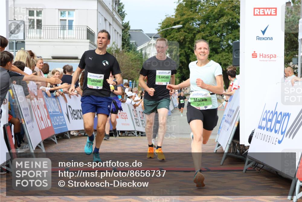 31.08.2025 - 21. Blankeneser Heldenlauf Strokosch-Dieckow http://msf.ph/oto/8656737 31.08.2025 10:57:03 Ziel 2167, 3502, 3419, 3385, 3117, 3157 meine-sportfotos.de