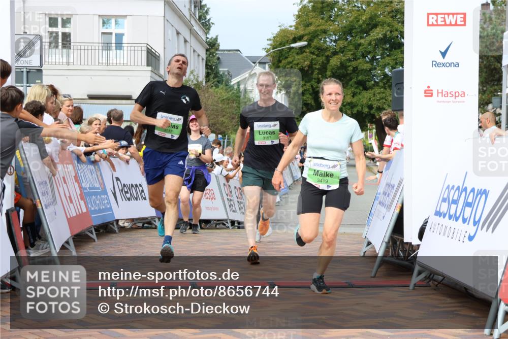 31.08.2025 - 21. Blankeneser Heldenlauf Strokosch-Dieckow http://msf.ph/oto/8656744 31.08.2025 10:57:03 Ziel 2167, 3502, 3419, 3385, 3117, 3157 meine-sportfotos.de
