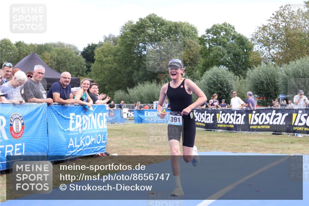 31.08.2025 - Elbe Triathlon Hamburg Strokosch-Dieckow http://msf.ph/oto/8656747 31.08.2025 12:08:36 Ziel 693, 1391 meine-sportfotos.de
