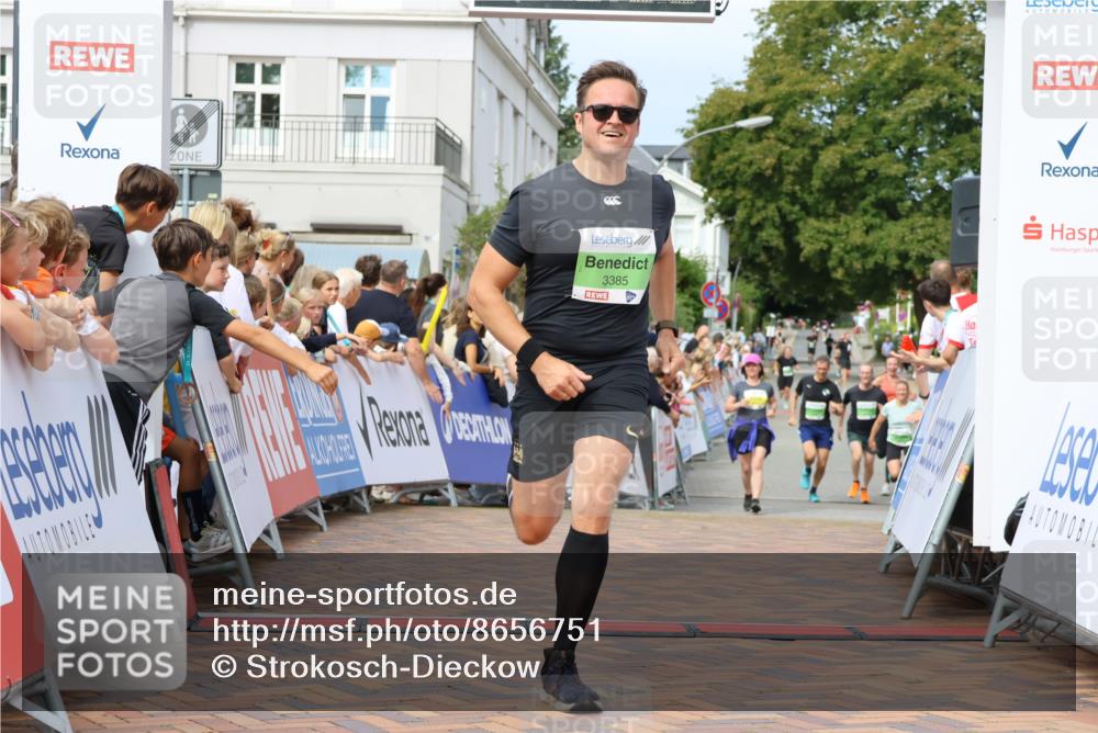 31.08.2025 - 21. Blankeneser Heldenlauf Strokosch-Dieckow http://msf.ph/oto/8656751 31.08.2025 10:56:59 Ziel 3419, 3385, 3117, 3157 meine-sportfotos.de
