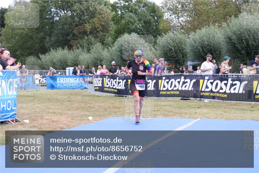 31.08.2025 - Elbe Triathlon Hamburg Strokosch-Dieckow http://msf.ph/oto/8656752 31.08.2025 12:08:56 Ziel 1495 meine-sportfotos.de