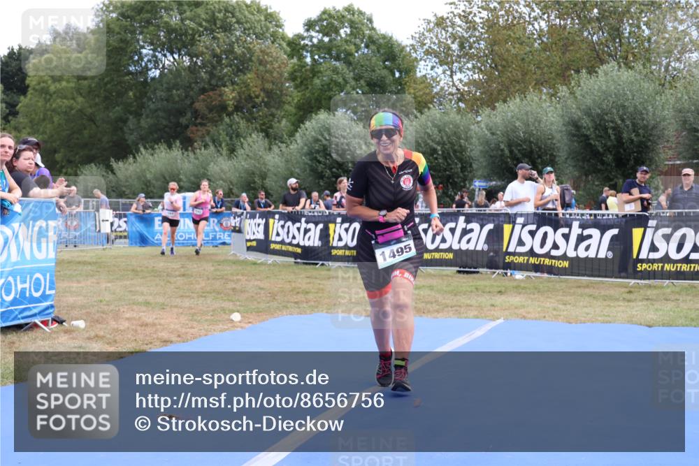 31.08.2025 - Elbe Triathlon Hamburg Strokosch-Dieckow http://msf.ph/oto/8656756 31.08.2025 12:08:57 Ziel 1495, 1542, 1564 meine-sportfotos.de