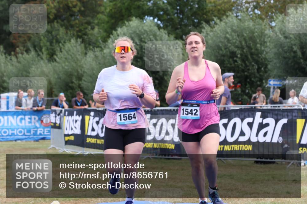 31.08.2025 - Elbe Triathlon Hamburg Strokosch-Dieckow http://msf.ph/oto/8656761 31.08.2025 12:09:04 Ziel 1477, 1542, 1564 meine-sportfotos.de