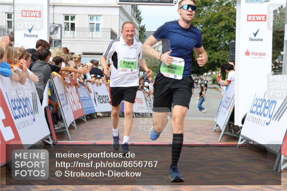 31.08.2025 - 21. Blankeneser Heldenlauf Strokosch-Dieckow http://msf.ph/oto/8656767 31.08.2025 10:56:43 Ziel 3399, 3704, 3394, 3086 meine-sportfotos.de