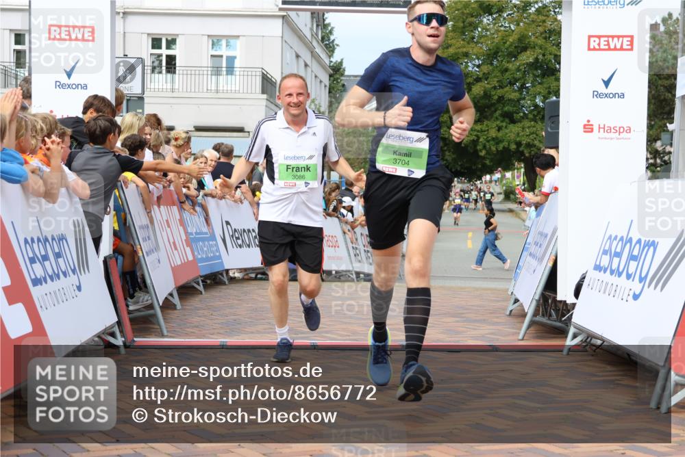 31.08.2025 - 21. Blankeneser Heldenlauf Strokosch-Dieckow http://msf.ph/oto/8656772 31.08.2025 10:56:43 Ziel 3399, 3704, 3394, 3086 meine-sportfotos.de