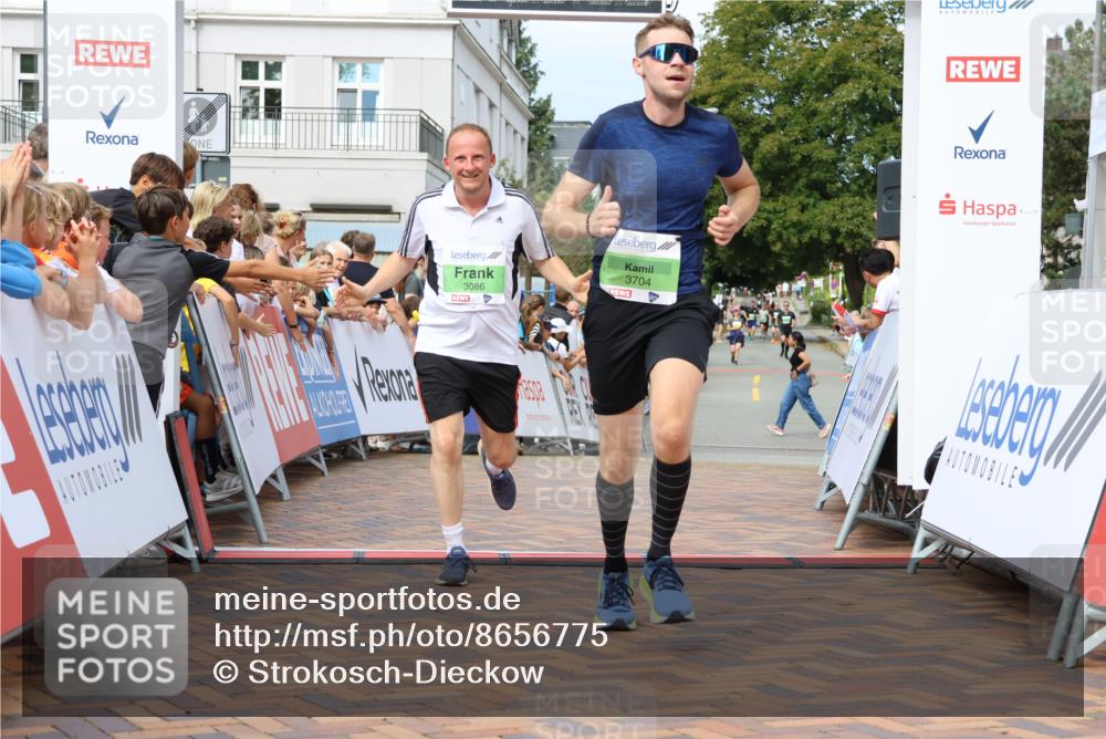 31.08.2025 - 21. Blankeneser Heldenlauf Strokosch-Dieckow http://msf.ph/oto/8656775 31.08.2025 10:56:43 Ziel 3399, 3704, 3394, 3086 meine-sportfotos.de