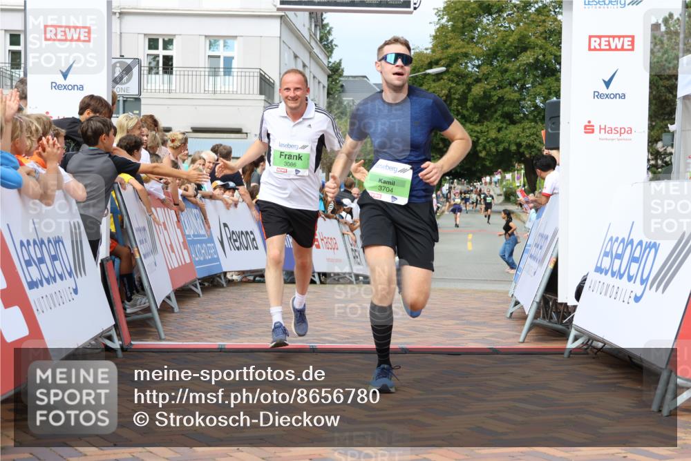 31.08.2025 - 21. Blankeneser Heldenlauf Strokosch-Dieckow http://msf.ph/oto/8656780 31.08.2025 10:56:43 Ziel 3399, 3704, 3394, 3086 meine-sportfotos.de