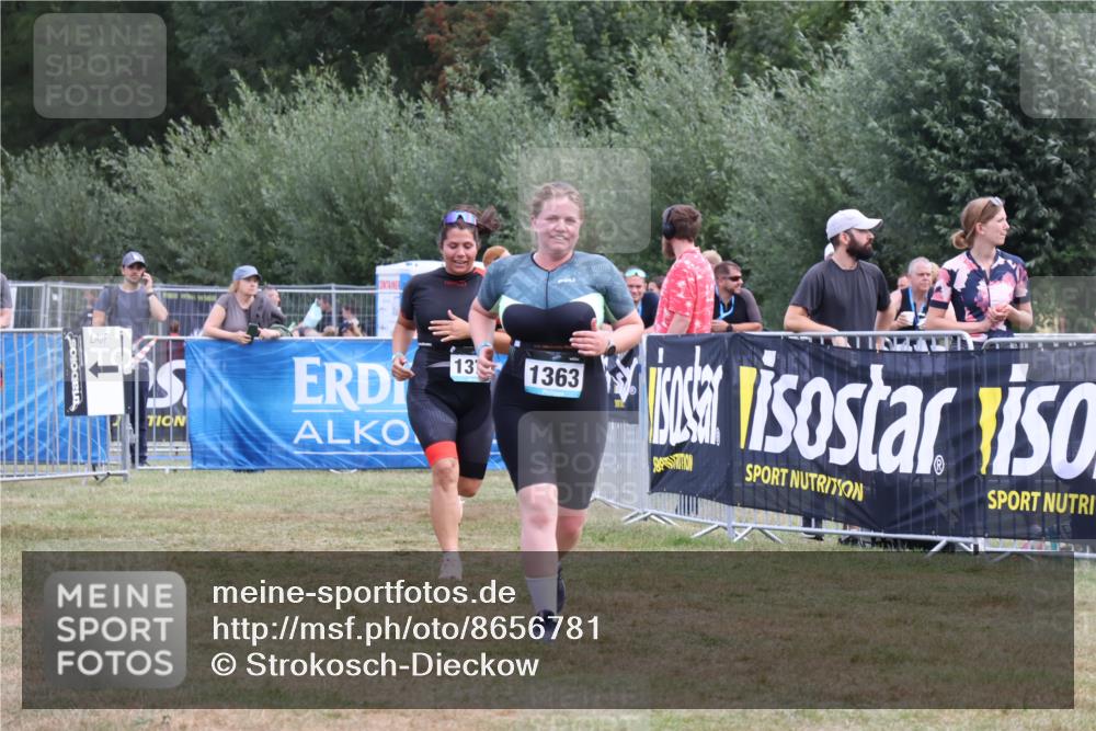 31.08.2025 - Elbe Triathlon Hamburg Strokosch-Dieckow http://msf.ph/oto/8656781 31.08.2025 12:09:30 Ziel 874, 1363, 1371 meine-sportfotos.de