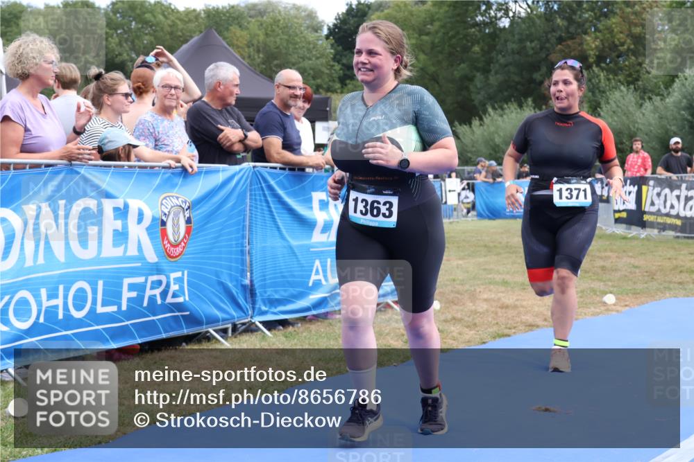 31.08.2025 - Elbe Triathlon Hamburg Strokosch-Dieckow http://msf.ph/oto/8656786 31.08.2025 12:09:35 Ziel 1363, 1371 meine-sportfotos.de