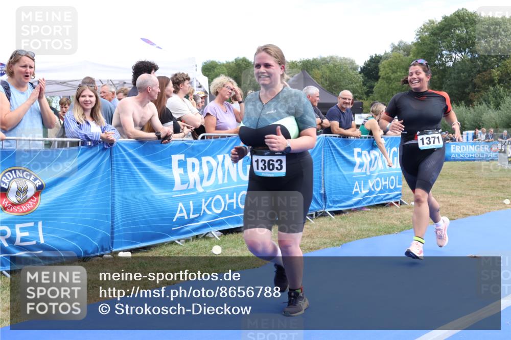 31.08.2025 - Elbe Triathlon Hamburg Strokosch-Dieckow http://msf.ph/oto/8656788 31.08.2025 12:09:35 Ziel 1363, 1371 meine-sportfotos.de