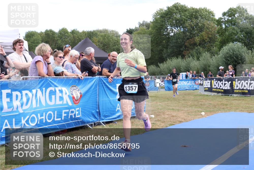 31.08.2025 - Elbe Triathlon Hamburg Strokosch-Dieckow http://msf.ph/oto/8656795 31.08.2025 12:09:45 Ziel 1357, 1611 meine-sportfotos.de