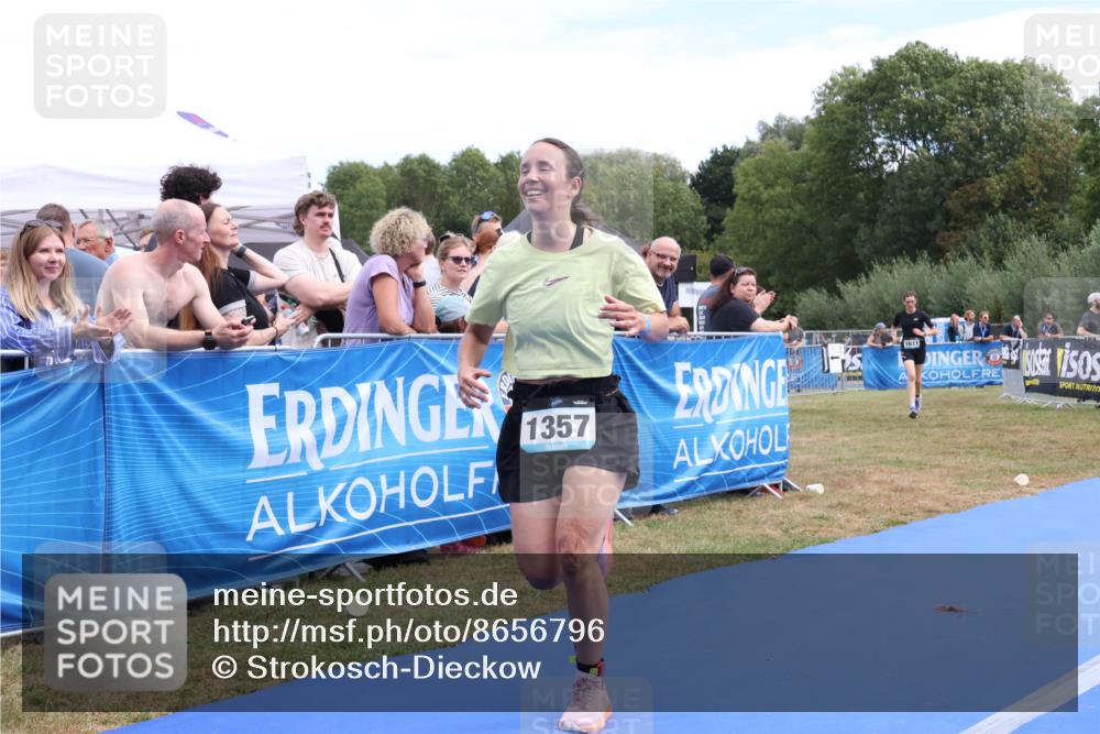 31.08.2025 - Elbe Triathlon Hamburg Strokosch-Dieckow http://msf.ph/oto/8656796 31.08.2025 12:09:45 Ziel 1357, 1611 meine-sportfotos.de