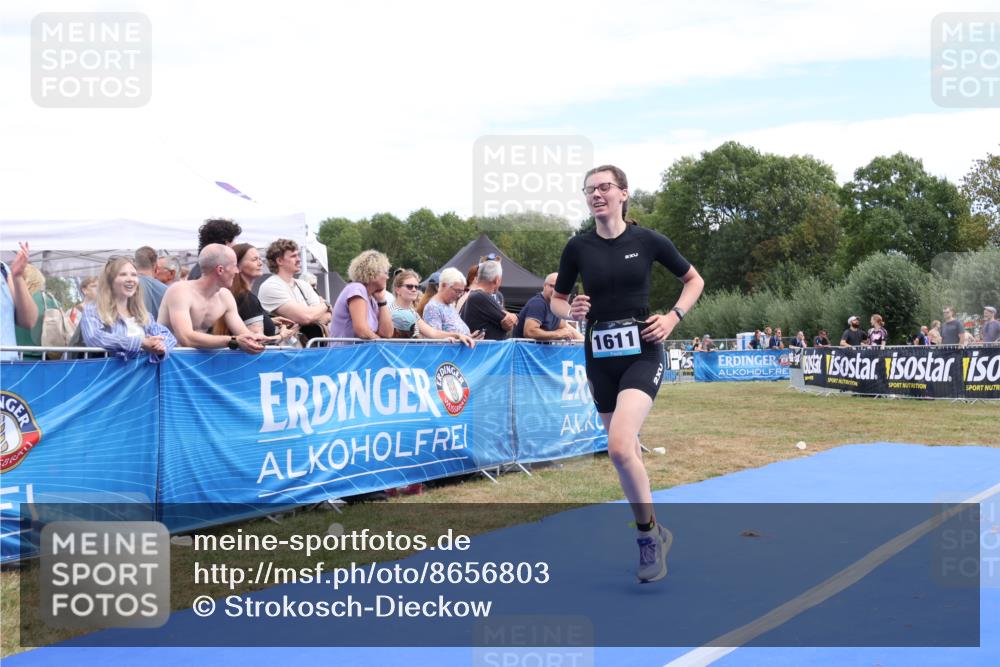 31.08.2025 - Elbe Triathlon Hamburg Strokosch-Dieckow http://msf.ph/oto/8656803 31.08.2025 12:09:51 Ziel 1611 meine-sportfotos.de