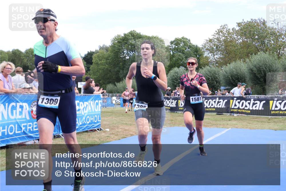 31.08.2025 - Elbe Triathlon Hamburg Strokosch-Dieckow http://msf.ph/oto/8656826 31.08.2025 12:10:25 Ziel 1309, 1385, 1426, 1490, 1531, 1581 meine-sportfotos.de