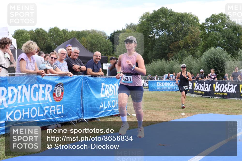 31.08.2025 - Elbe Triathlon Hamburg Strokosch-Dieckow http://msf.ph/oto/8656834 31.08.2025 12:10:31 Ziel 1490, 1531, 1581 meine-sportfotos.de