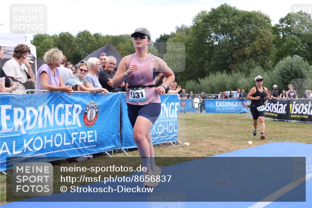 31.08.2025 - Elbe Triathlon Hamburg Strokosch-Dieckow http://msf.ph/oto/8656837 31.08.2025 12:10:31 Ziel 1490, 1531, 1581 meine-sportfotos.de