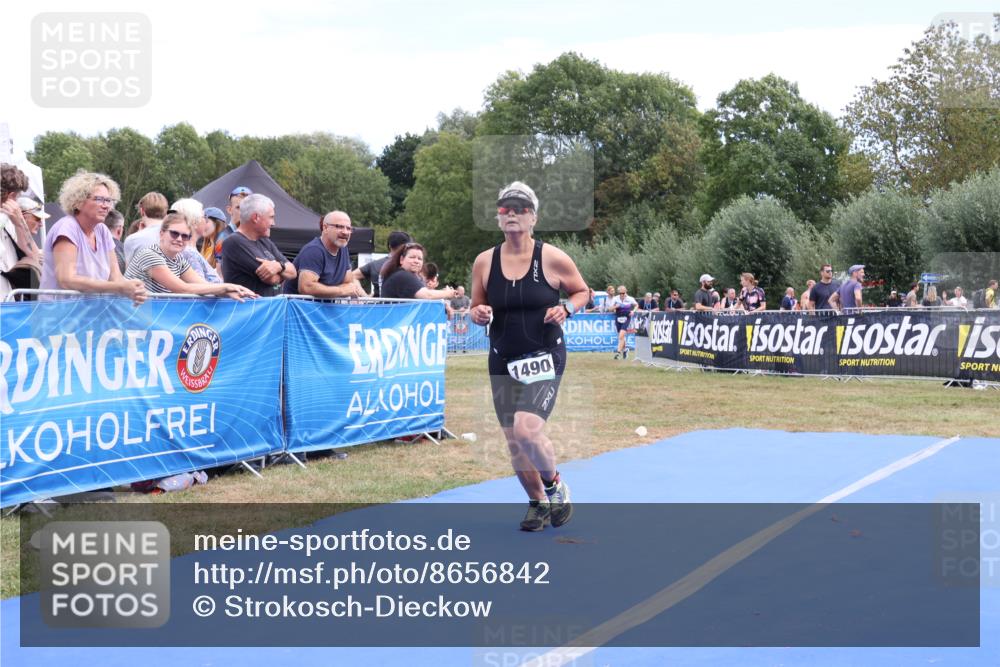 31.08.2025 - Elbe Triathlon Hamburg Strokosch-Dieckow http://msf.ph/oto/8656842 31.08.2025 12:10:34 Ziel 1490, 1531 meine-sportfotos.de