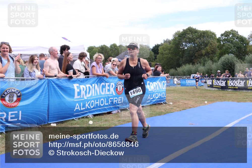 31.08.2025 - Elbe Triathlon Hamburg Strokosch-Dieckow http://msf.ph/oto/8656846 31.08.2025 12:10:35 Ziel 1490, 1531 meine-sportfotos.de