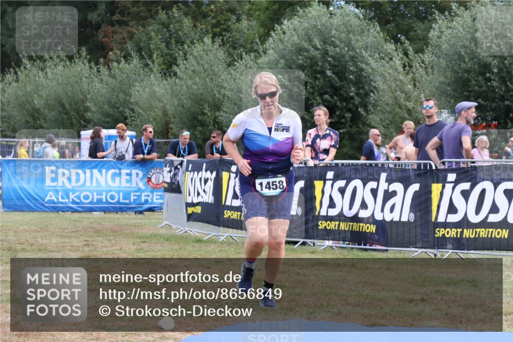 31.08.2025 - Elbe Triathlon Hamburg Strokosch-Dieckow http://msf.ph/oto/8656849 31.08.2025 12:10:42 Ziel 928, 1458 meine-sportfotos.de