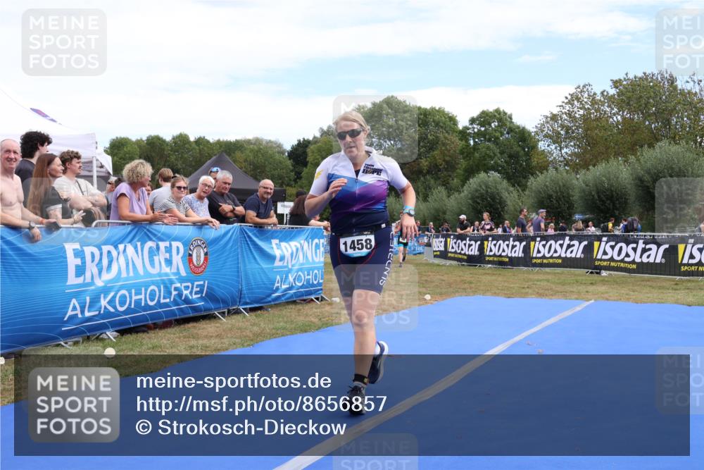 31.08.2025 - Elbe Triathlon Hamburg Strokosch-Dieckow http://msf.ph/oto/8656857 31.08.2025 12:10:45 Ziel 928, 1458 meine-sportfotos.de