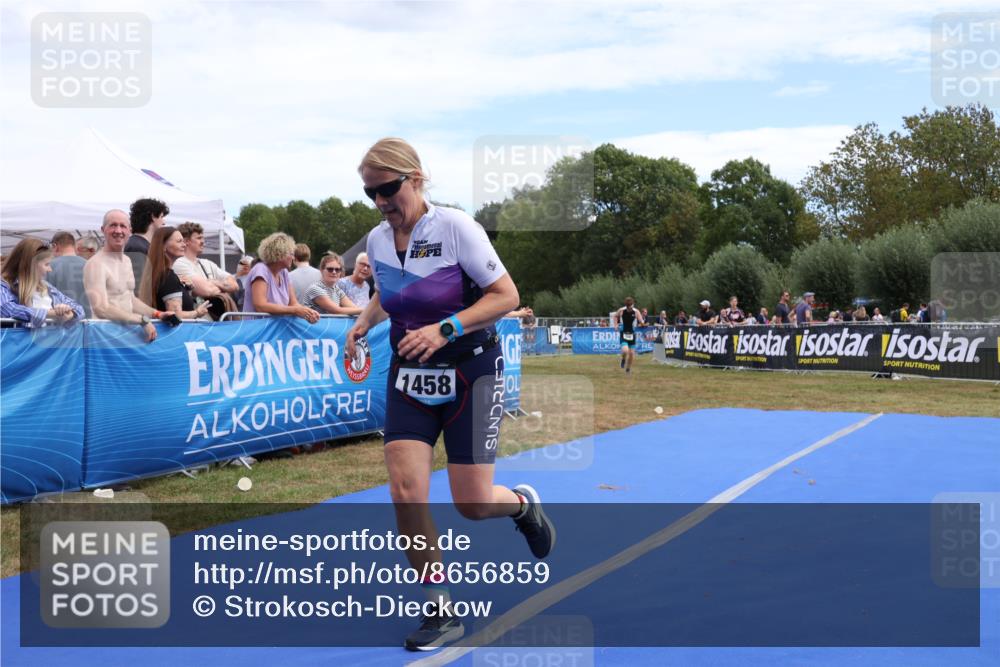 31.08.2025 - Elbe Triathlon Hamburg Strokosch-Dieckow http://msf.ph/oto/8656859 31.08.2025 12:10:46 Ziel 928, 1458 meine-sportfotos.de