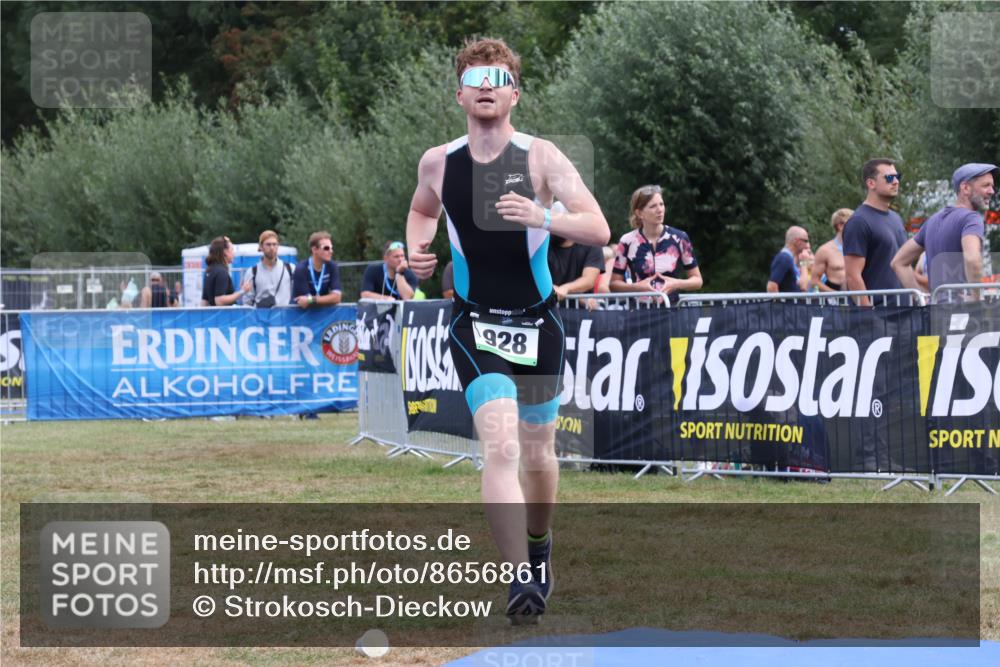 31.08.2025 - Elbe Triathlon Hamburg Strokosch-Dieckow http://msf.ph/oto/8656861 31.08.2025 12:10:49 Ziel 928, 1458 meine-sportfotos.de