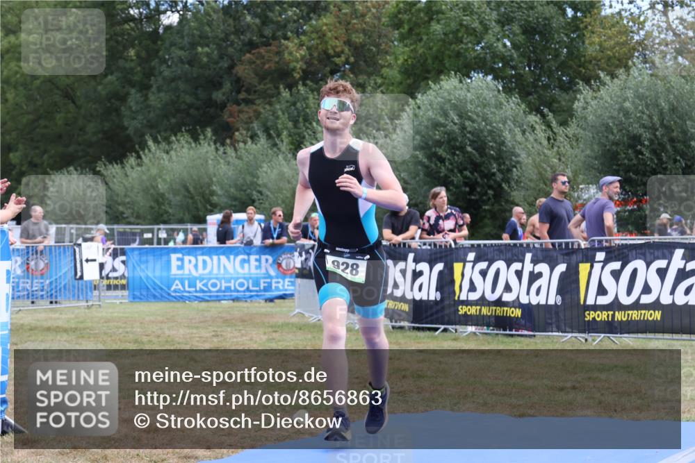 31.08.2025 - Elbe Triathlon Hamburg Strokosch-Dieckow http://msf.ph/oto/8656863 31.08.2025 12:10:49 Ziel 928, 1458 meine-sportfotos.de