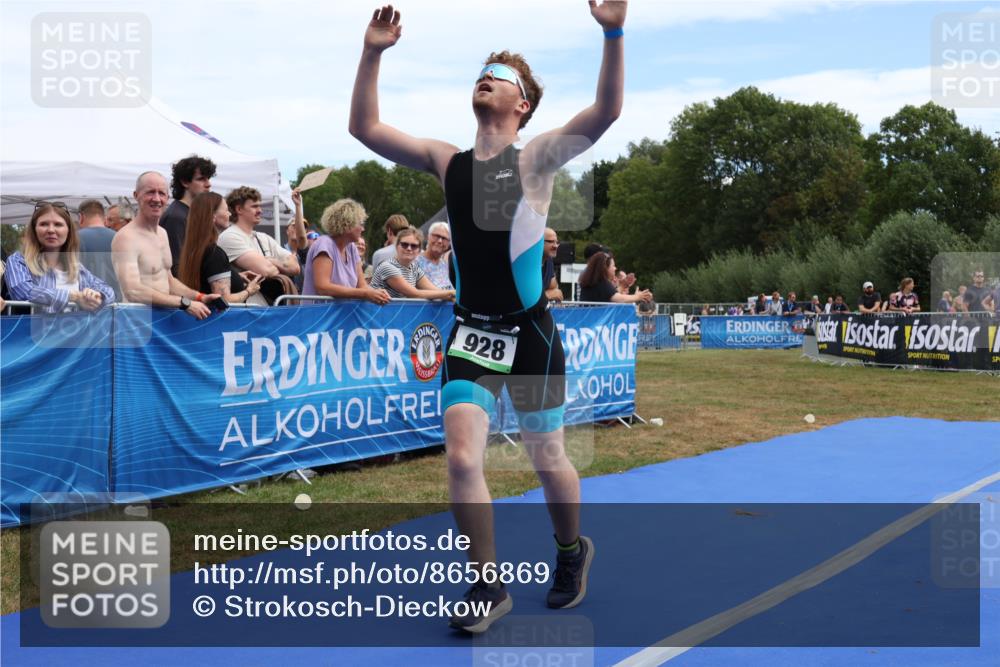 31.08.2025 - Elbe Triathlon Hamburg Strokosch-Dieckow http://msf.ph/oto/8656869 31.08.2025 12:10:51 Ziel 928 meine-sportfotos.de