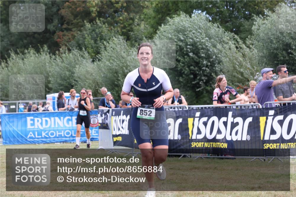 31.08.2025 - Elbe Triathlon Hamburg Strokosch-Dieckow http://msf.ph/oto/8656884 31.08.2025 12:11:33 Ziel 852, 1524 meine-sportfotos.de