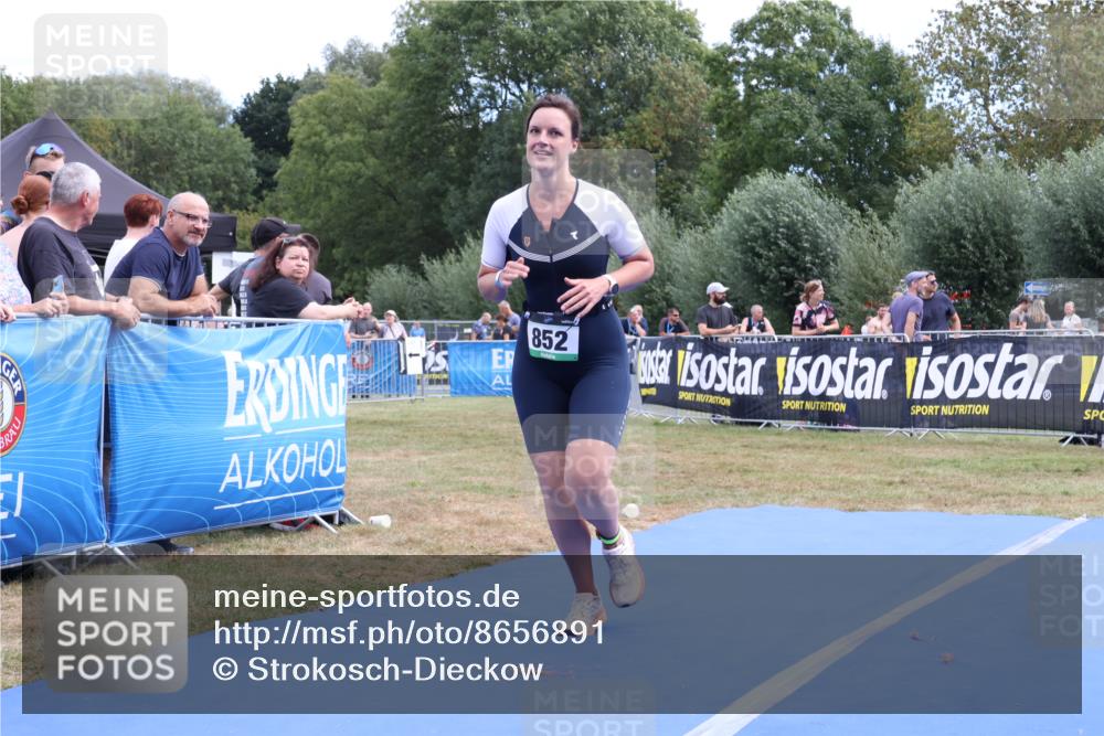 31.08.2025 - Elbe Triathlon Hamburg Strokosch-Dieckow http://msf.ph/oto/8656891 31.08.2025 12:11:36 Ziel 852, 1452 meine-sportfotos.de