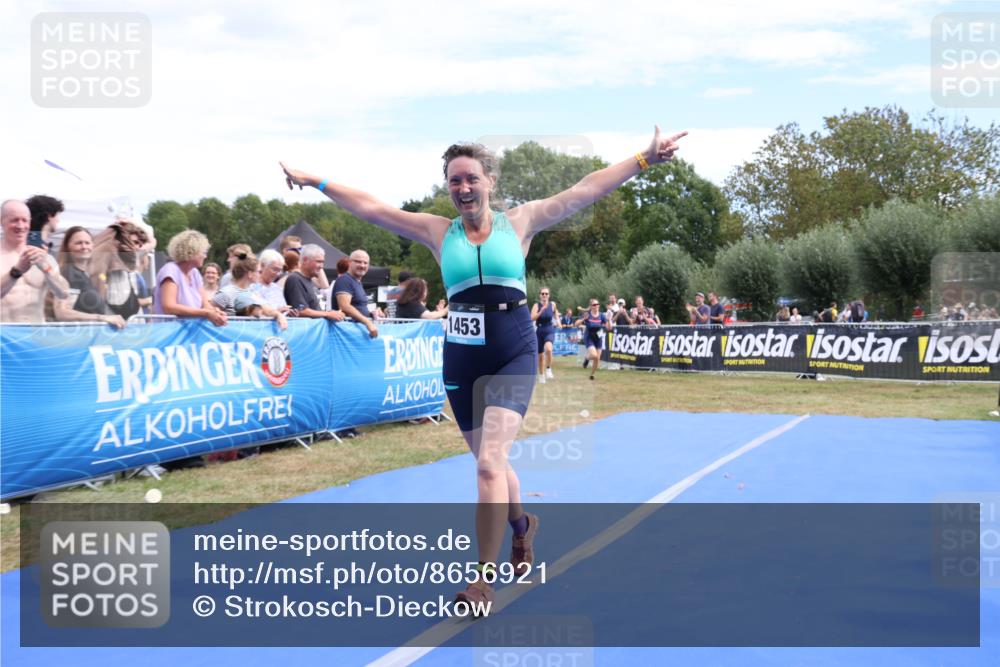 31.08.2025 - Elbe Triathlon Hamburg Strokosch-Dieckow http://msf.ph/oto/8656921 31.08.2025 12:11:58 Ziel 1423, 1453, 1577 meine-sportfotos.de