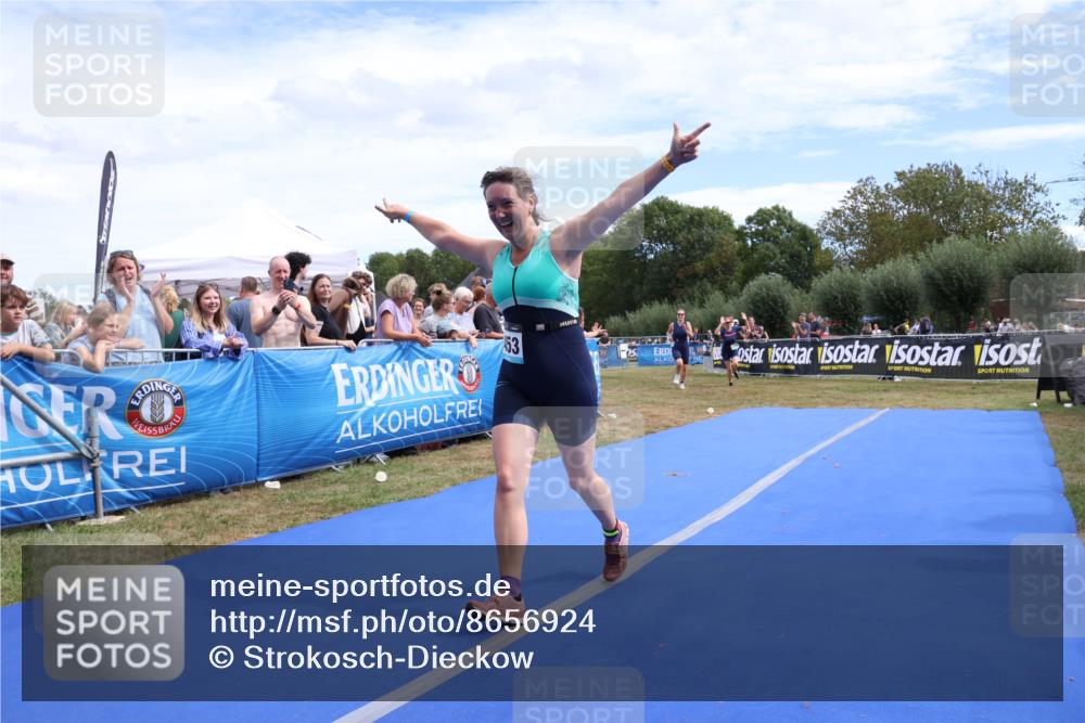 31.08.2025 - Elbe Triathlon Hamburg Strokosch-Dieckow http://msf.ph/oto/8656924 31.08.2025 12:11:58 Ziel 1423, 1453, 1577 meine-sportfotos.de