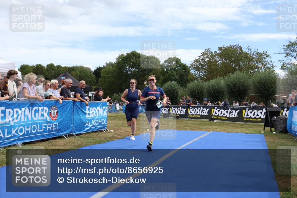 31.08.2025 - Elbe Triathlon Hamburg Strokosch-Dieckow http://msf.ph/oto/8656925 31.08.2025 12:12:01 Ziel 1423, 1453, 1577 meine-sportfotos.de