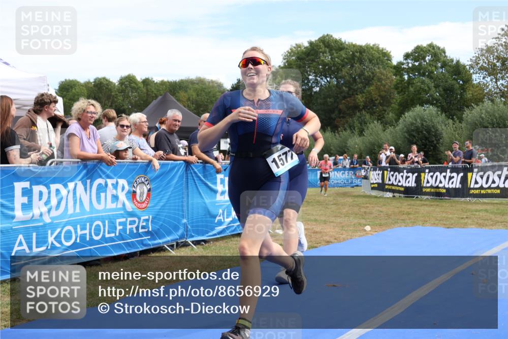 31.08.2025 - Elbe Triathlon Hamburg Strokosch-Dieckow http://msf.ph/oto/8656929 31.08.2025 12:12:01 Ziel 1423, 1453, 1577 meine-sportfotos.de