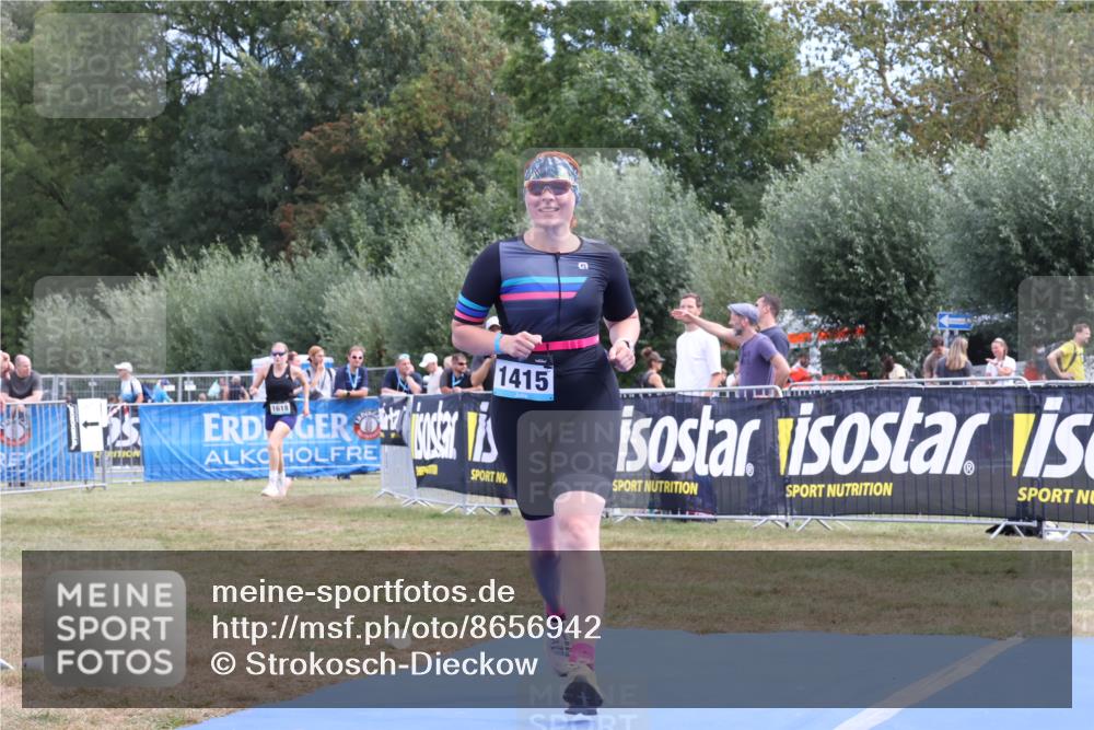 31.08.2025 - Elbe Triathlon Hamburg Strokosch-Dieckow http://msf.ph/oto/8656942 31.08.2025 12:12:12 Ziel 1415, 1503, 1618 meine-sportfotos.de