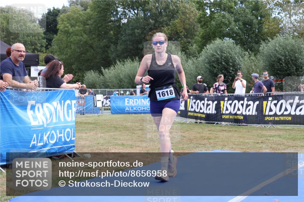 31.08.2025 - Elbe Triathlon Hamburg Strokosch-Dieckow http://msf.ph/oto/8656958 31.08.2025 12:12:20 Ziel 1618 meine-sportfotos.de