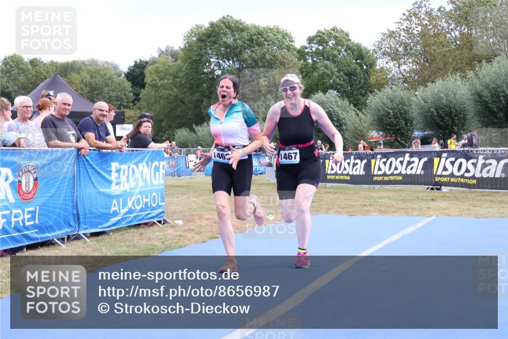 31.08.2025 - Elbe Triathlon Hamburg Strokosch-Dieckow http://msf.ph/oto/8656987 31.08.2025 12:13:05 Ziel 1466, 1467, 1556 meine-sportfotos.de