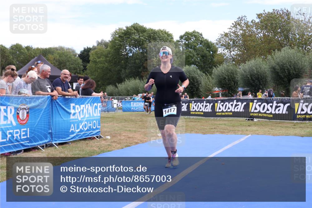 31.08.2025 - Elbe Triathlon Hamburg Strokosch-Dieckow http://msf.ph/oto/8657003 31.08.2025 12:13:20 Ziel 1040, 1358, 1417 meine-sportfotos.de