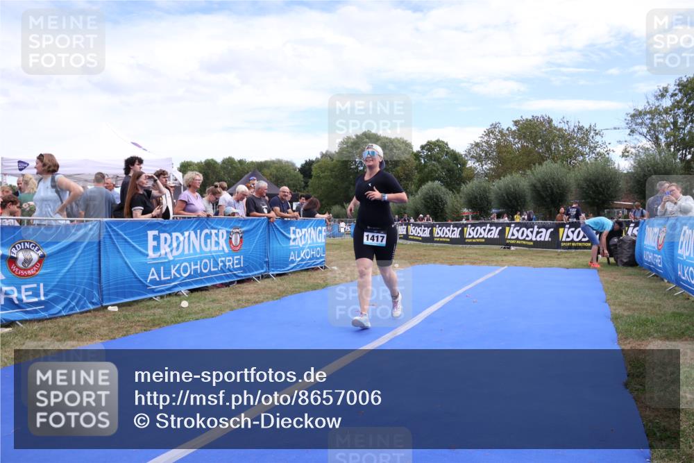31.08.2025 - Elbe Triathlon Hamburg Strokosch-Dieckow http://msf.ph/oto/8657006 31.08.2025 12:13:20 Ziel 1040, 1358, 1417 meine-sportfotos.de