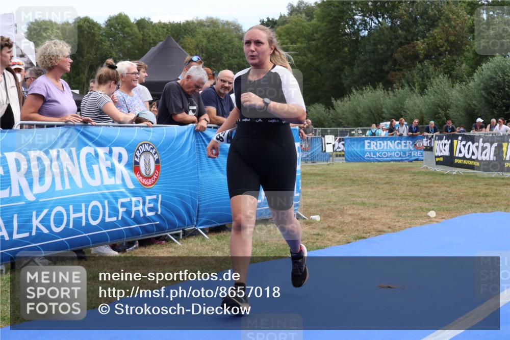 31.08.2025 - Elbe Triathlon Hamburg Strokosch-Dieckow http://msf.ph/oto/8657018 31.08.2025 12:13:29 Ziel 1040, 1358 meine-sportfotos.de