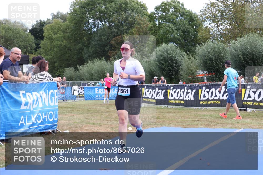 31.08.2025 - Elbe Triathlon Hamburg Strokosch-Dieckow http://msf.ph/oto/8657026 31.08.2025 12:13:39 Ziel 817, 1548, 1561 meine-sportfotos.de