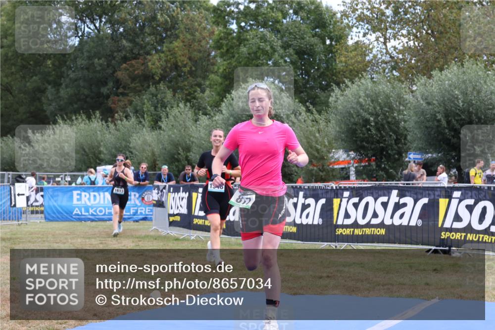 31.08.2025 - Elbe Triathlon Hamburg Strokosch-Dieckow http://msf.ph/oto/8657034 31.08.2025 12:13:45 Ziel 817, 1548, 1561, 1613 meine-sportfotos.de